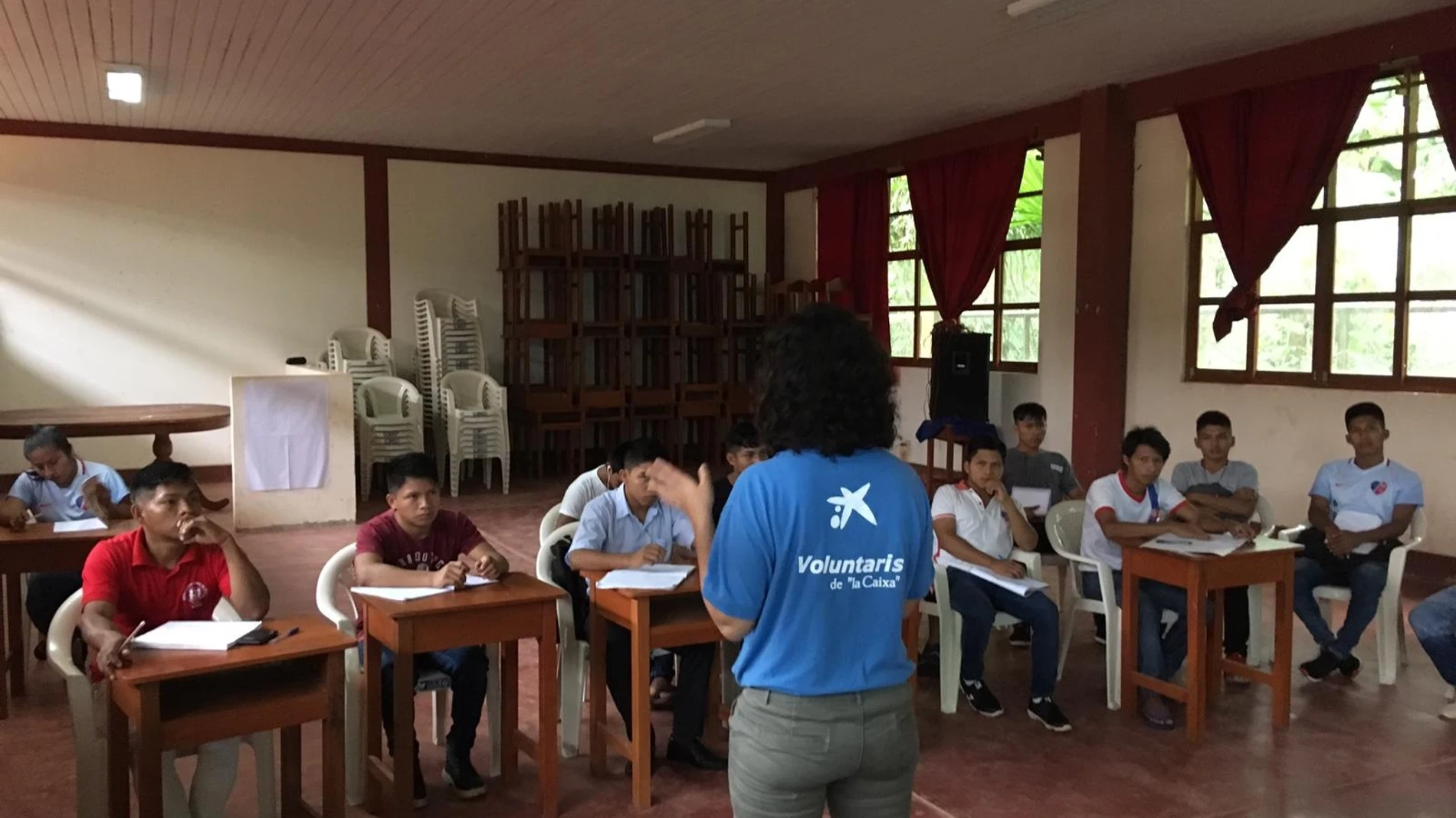 Sevilla.- Coronavirus.-Voluntarios de "la Caixa" forman en uso seguro de Internet a jóvenes de varios pueblos sevillanos
