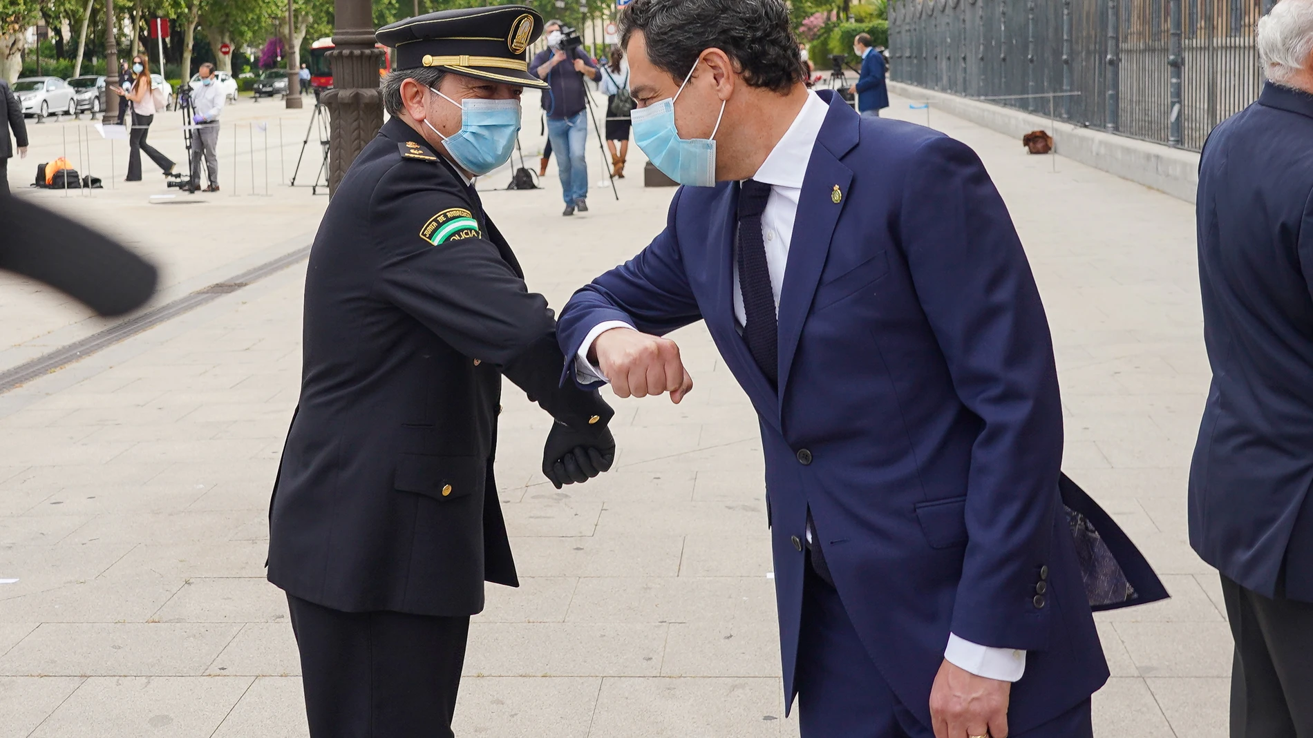 Minuto de silencio en homenaje a las víctimas de la pandemia de coronavirus