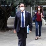 El conseller de Hacienda, Vicent Soler, a su salida de Les Corts el pasado 8 de mayo