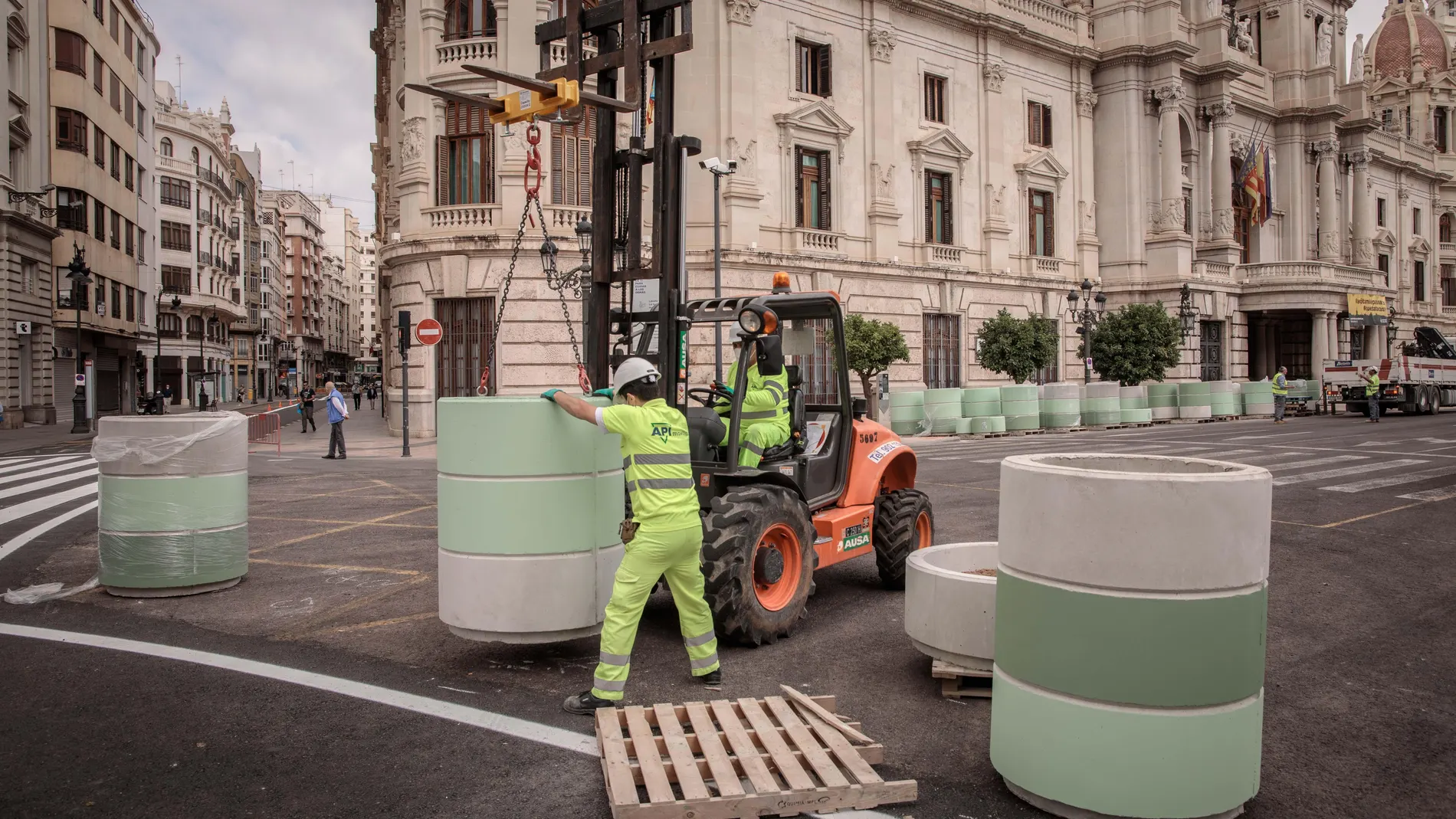 Obras de peatonalización plaza del ayuntamiento de Valencia