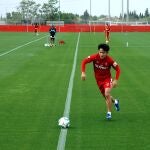 Takefusa Kubo entrenando con el Real Mallorca.