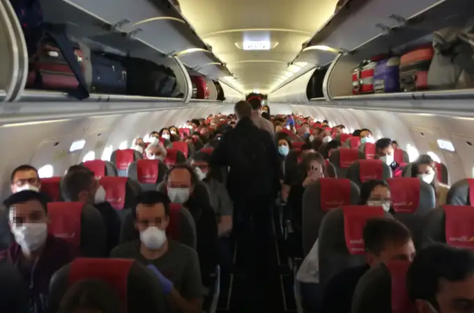 “Qué vergüenza de pasajeros”: el viaje infernal de un tripulante de vuelo