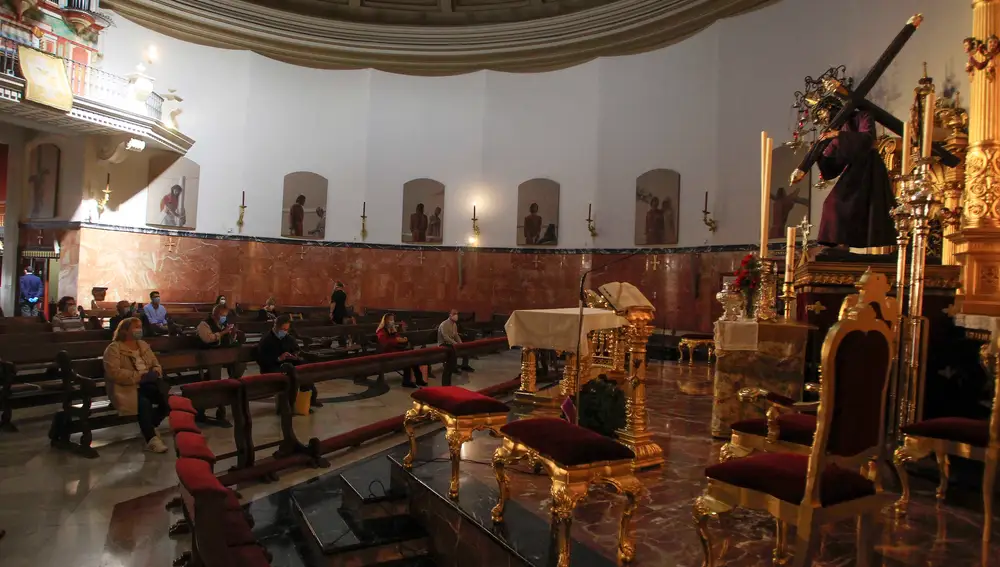 La Basílica del Gran Poder abierta a los fieles