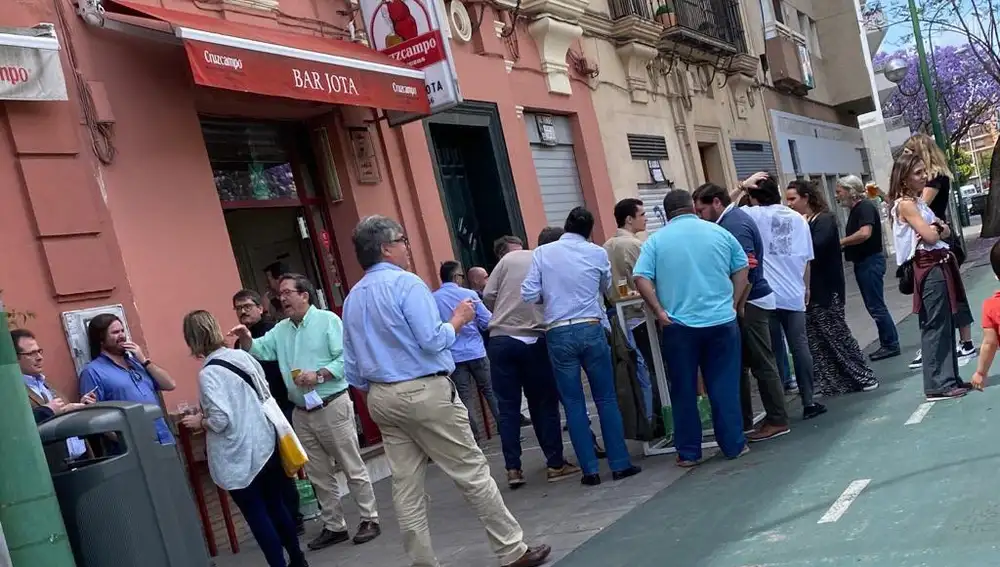 El Bar Jota de Sevilla antes del apercibimiento policial