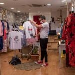 Imagen de una tienda de ropa en Murcia, ya en fase 1 de la desescalada. EFE/Marcial Guillén