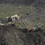 Imagen de vehículos en las labores de búsqueda de los dos trabajadores sepultados tras el derrumbe del vertedero de Zaldibar.