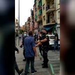 Pelea multitudinaria en Badalona se salda con dos detenidos