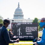 Manifestantes frente a la Casa Blanca protestan contra la gestión de la pandemia por la Administración Trump
