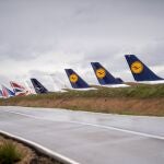 Decenas de aviones de diferentes aerolíneas internacionales estacionados en el aeropuerto de Teruel el pasado mes de mayo