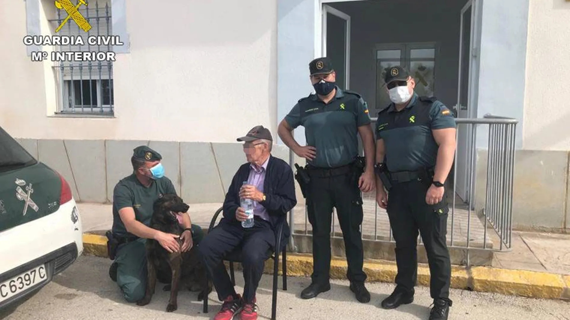 La Guardia Civil ha localizado al anciano desparecido después de pasar toda la noche perdido