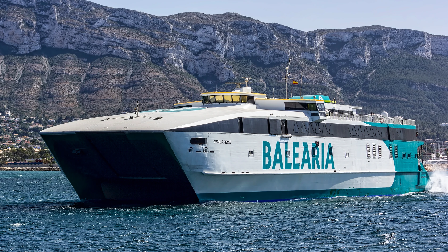 Baleària es la naviera líder en el transporte de pasaje y carga en las conexiones con Baleares