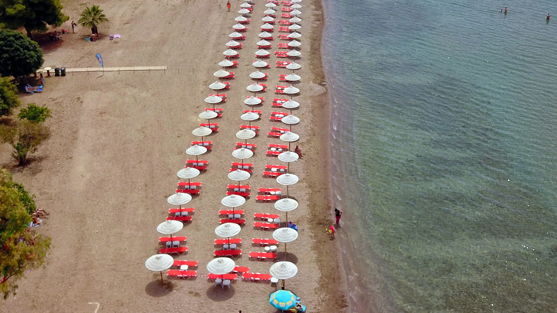 Beaches reopen to public in Athens