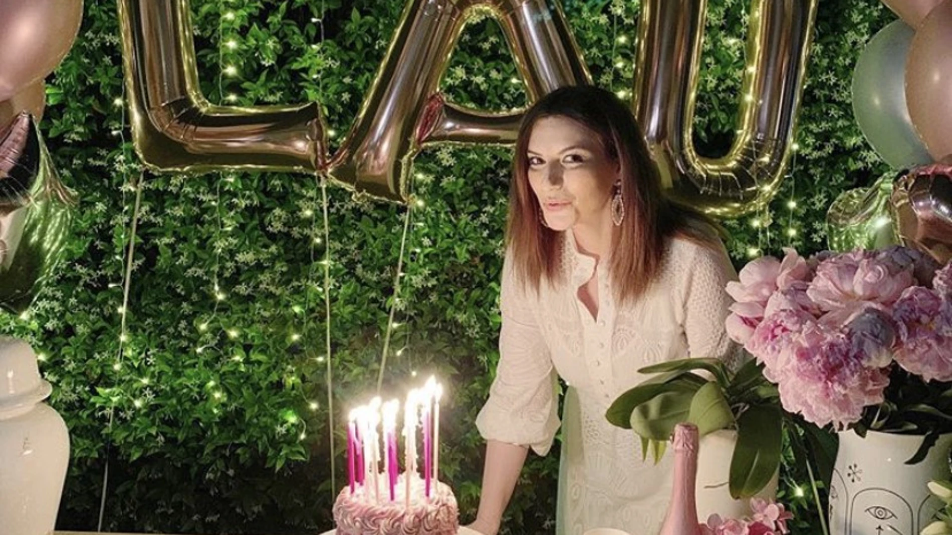 Laura Pausini celebra en casa su 46 cumpleaños.