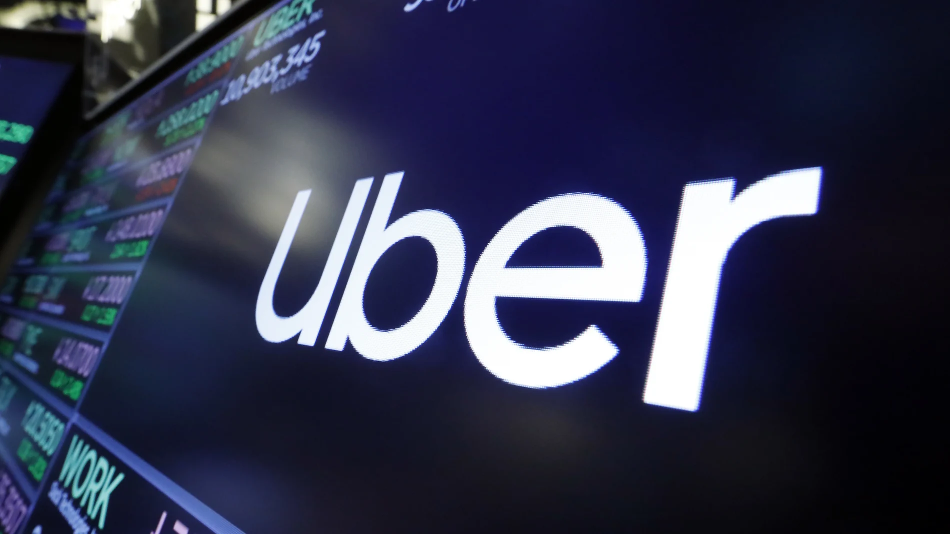 El logo de Uber aparece en la Bolsa de Nueva York
