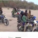 Captura de un vídeo del Estado Islámico del Gran Sáhara en el que se ve en acción a sus "escuadrones de la muerte"