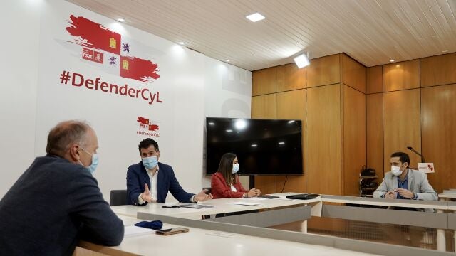 Los socialistas Luis Tudanca y Nuria Rubio se reúnen con Vicente Andrés (CCOO) y Faustino temprano (UGT)