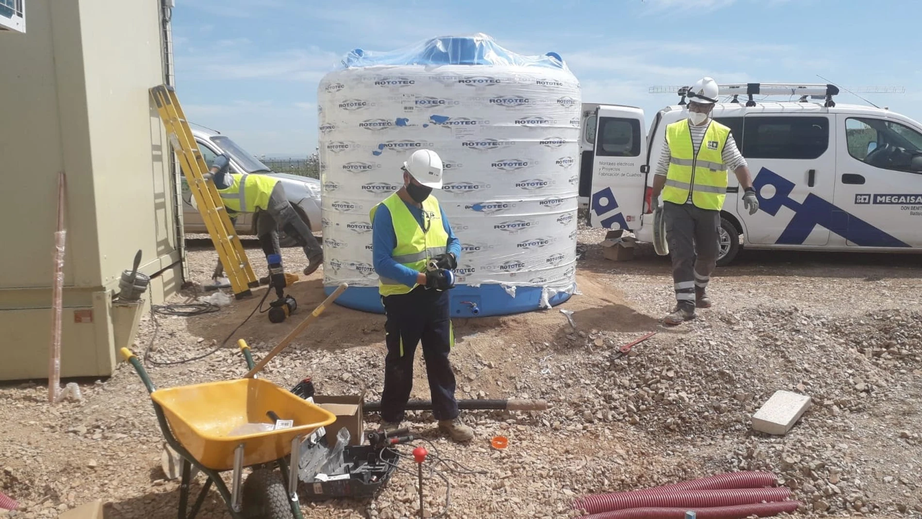 Endesa invierte 35 millones en la planta fotovoltaica 'Augusto' en Badajoz, que dará empleo a 200 personas