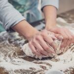 Esta hogaza de pan incluye productos malagueños y de otros puntos de Andalucía