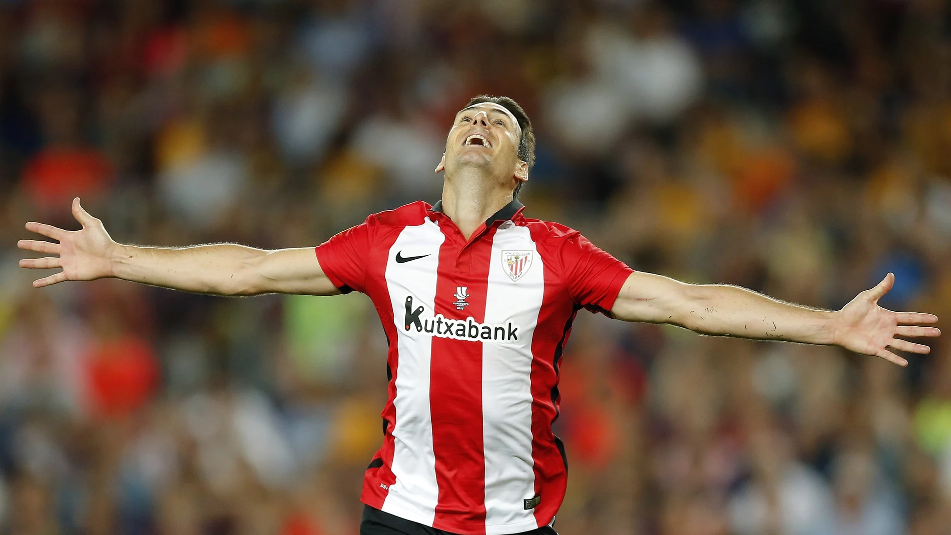 Aritz Aduriz con el Athletic.