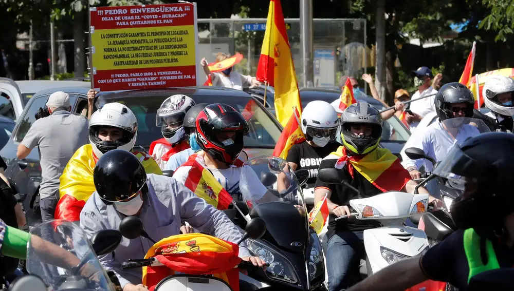 Las motos también se han unido a esta manifestación promovida por Vox