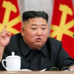 El líder norcoreano, Kim Jong Un, asiste a una reunión del Comité Militar