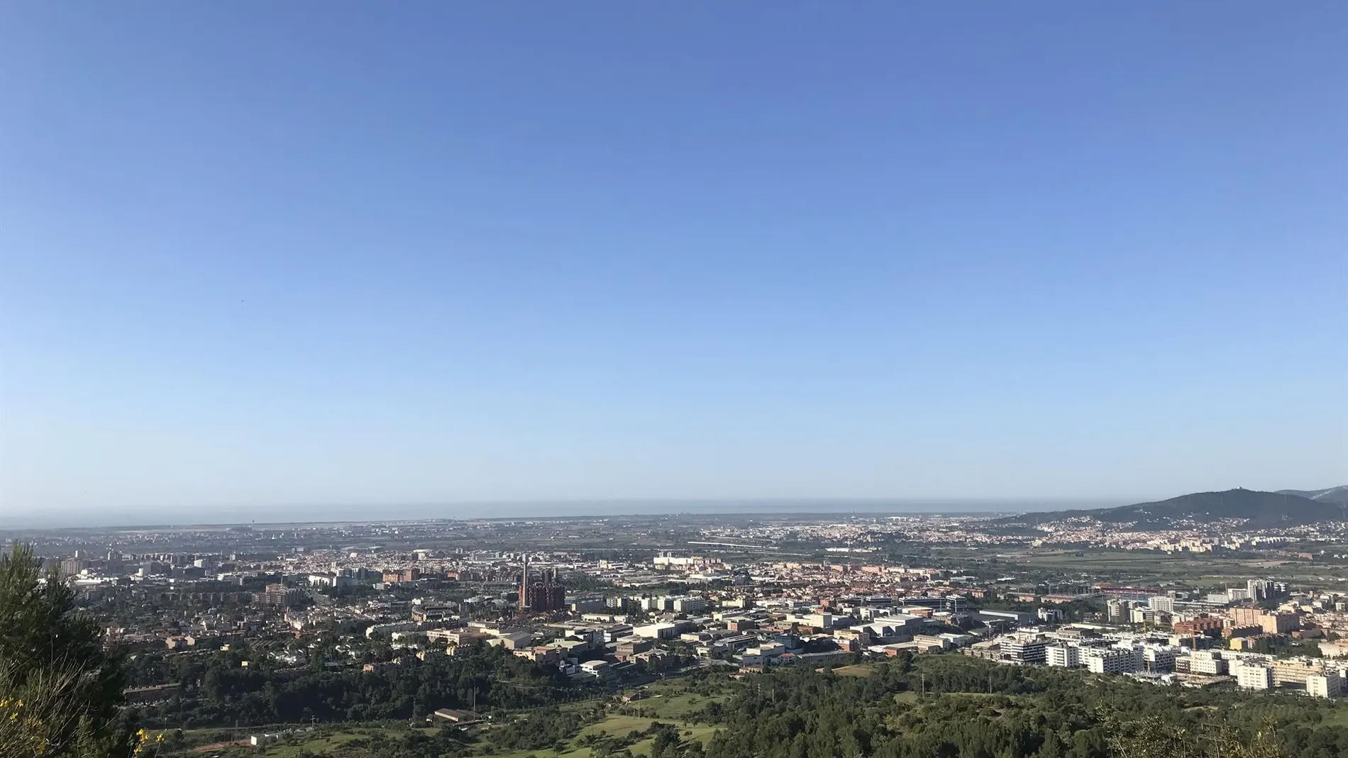 Una vista de la ciudad de Barcelona y su área metropolitana