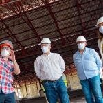 Ribó, Llorens y Gómez en la visita a los tinglados de La Marina esta mañana