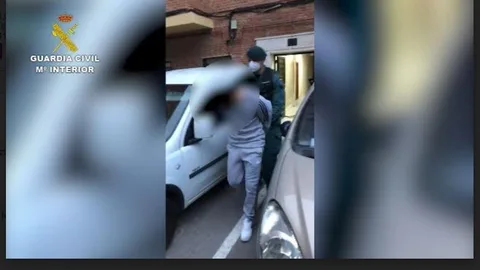 La Guardia Civil detiene a uno de los presuntos "butroneros"