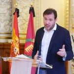 El alcalde de Valladolid, Óscar Puente, detalla la puesta en marcha de los servicios municipales con la fase 1 de la desescalada