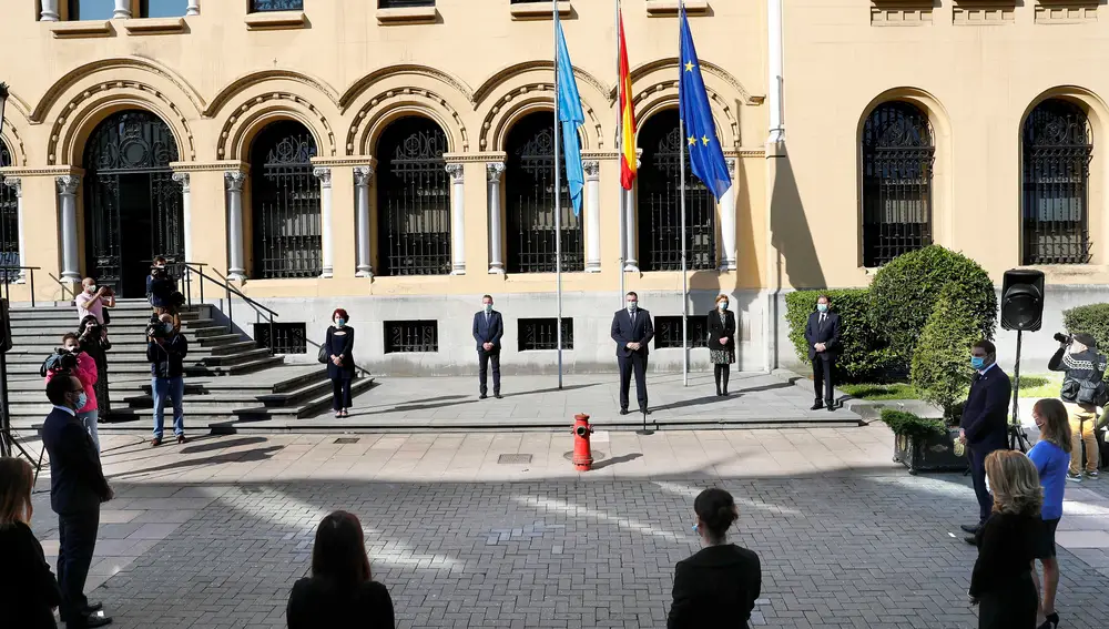 Acto institucional en Asturias de inicio del luto oficial por las víctimas del coronavirus