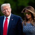 El presidente Donald Trump y Melania Trump vuelven a la Casa Blanca, ayer
