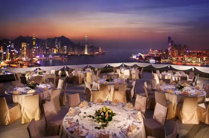 El cautivador skyline de Hong Kong a tus pies en este hotel de lujo
