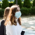 La exasesora de Podemos Dina Bousselham a su llegada a la Audiencia Nacional en Madrid, en mayo de 2020