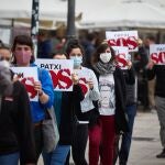 Jóvenes durante una concentración a favor del terrorista Patxi Ruiz que tuvo lugar en Pamplona el pasado 25 de mayoEduardo Sanz / Europa Press23/05/2020