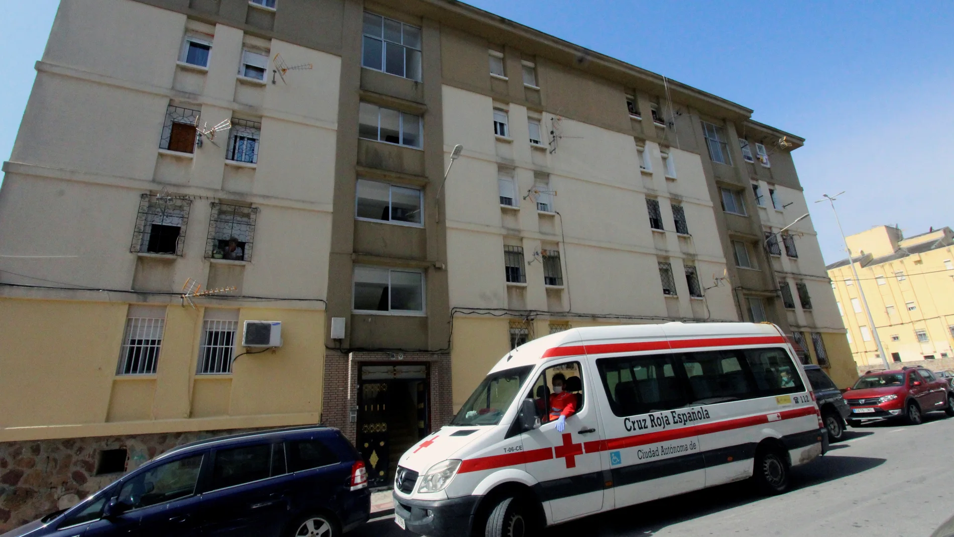 Ceuta estudia precintar varios bloques viviendas, focos del último brote