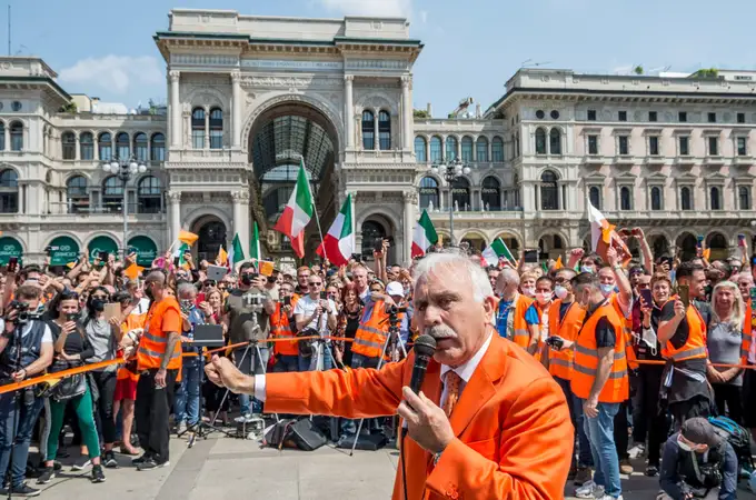 Los negacionistas del covid-19 en Italia ya tienen sus “chalecos naranjas”