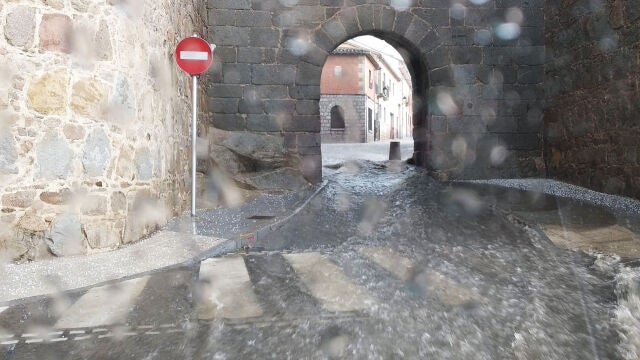 Tormenta de lluvia y granizo en Ávila