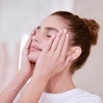 8 consejos para cuidar tu piel al llevar mascarilla.