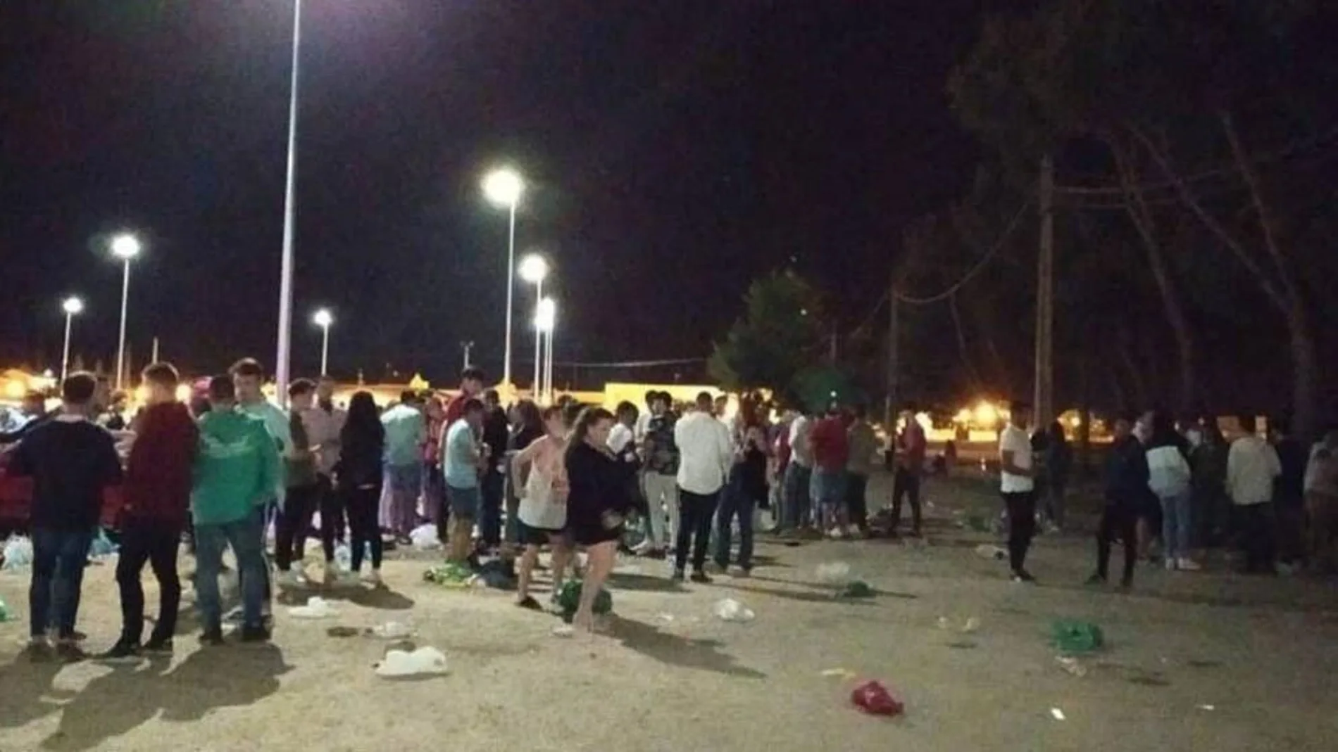 Medio millar de adolescentes y jóvenes en el macrobotellón del pasado fin de semana en Tomelloso. El de Ciudad Real no fue el único