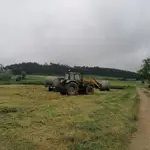  Un hombre de 80 años fallece al volcar su tractor en Torremendo 