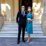 Boda en el Ayuntamiento de Sevilla con mascarillas