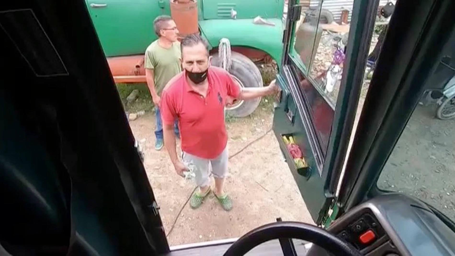 Jorge Alberto, el hombre que vive en un bus en Bogotá