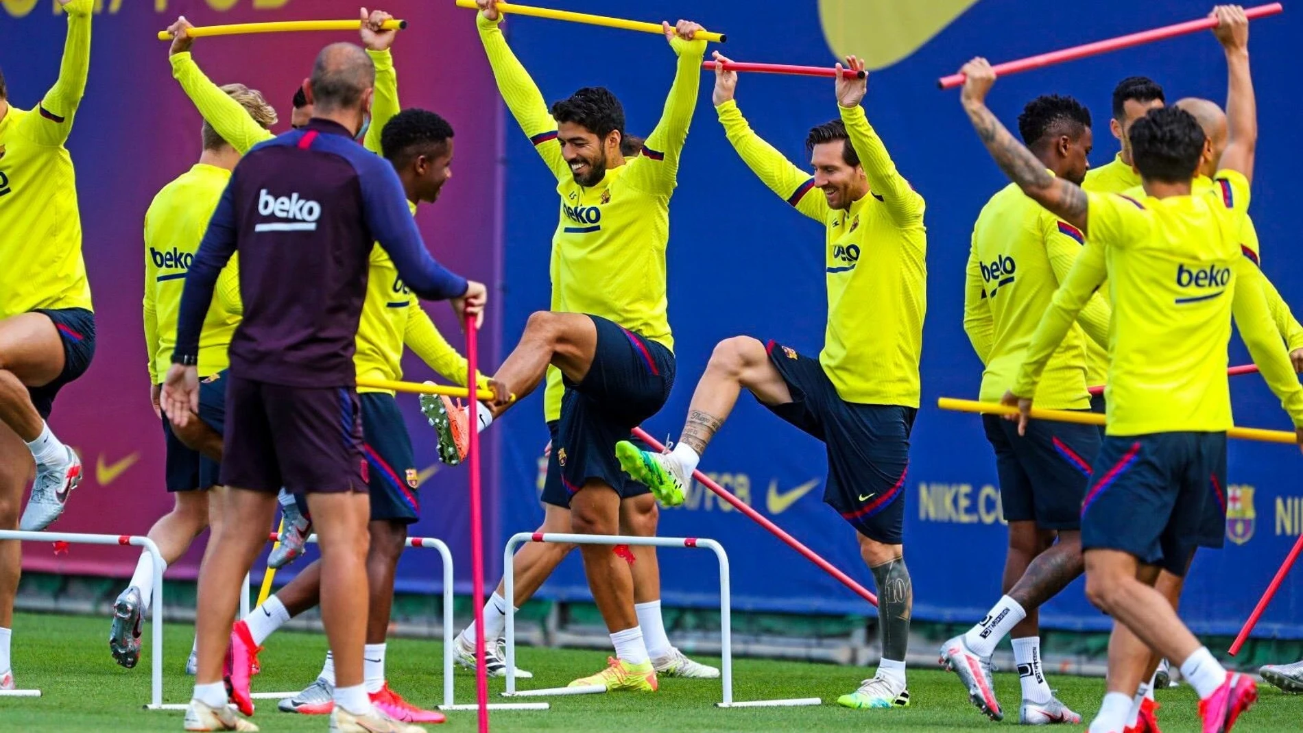 Fútbol.- Messi entrena junto a sus compañeros y apunta a Mallorca