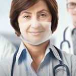 Empiezan a producir la primera mascarilla quirúrgica enteramente transparente