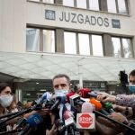 El delegado del Gobierno en Madrid, José Manuel Franco, atiende a los medios a su salida de los Juzgados el pasado miércoles