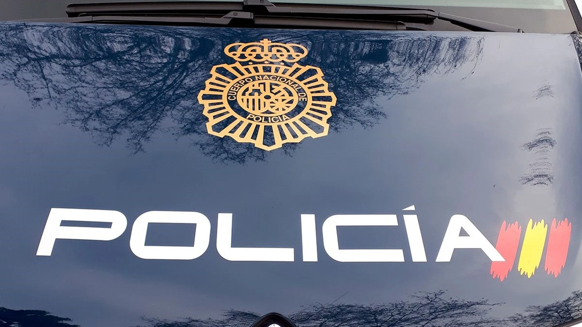 Valencia.- Sucesos.- Dos jóvenes detenidos por robar 55 joyas valoradas en 5.000€ de una furgoneta de reparto