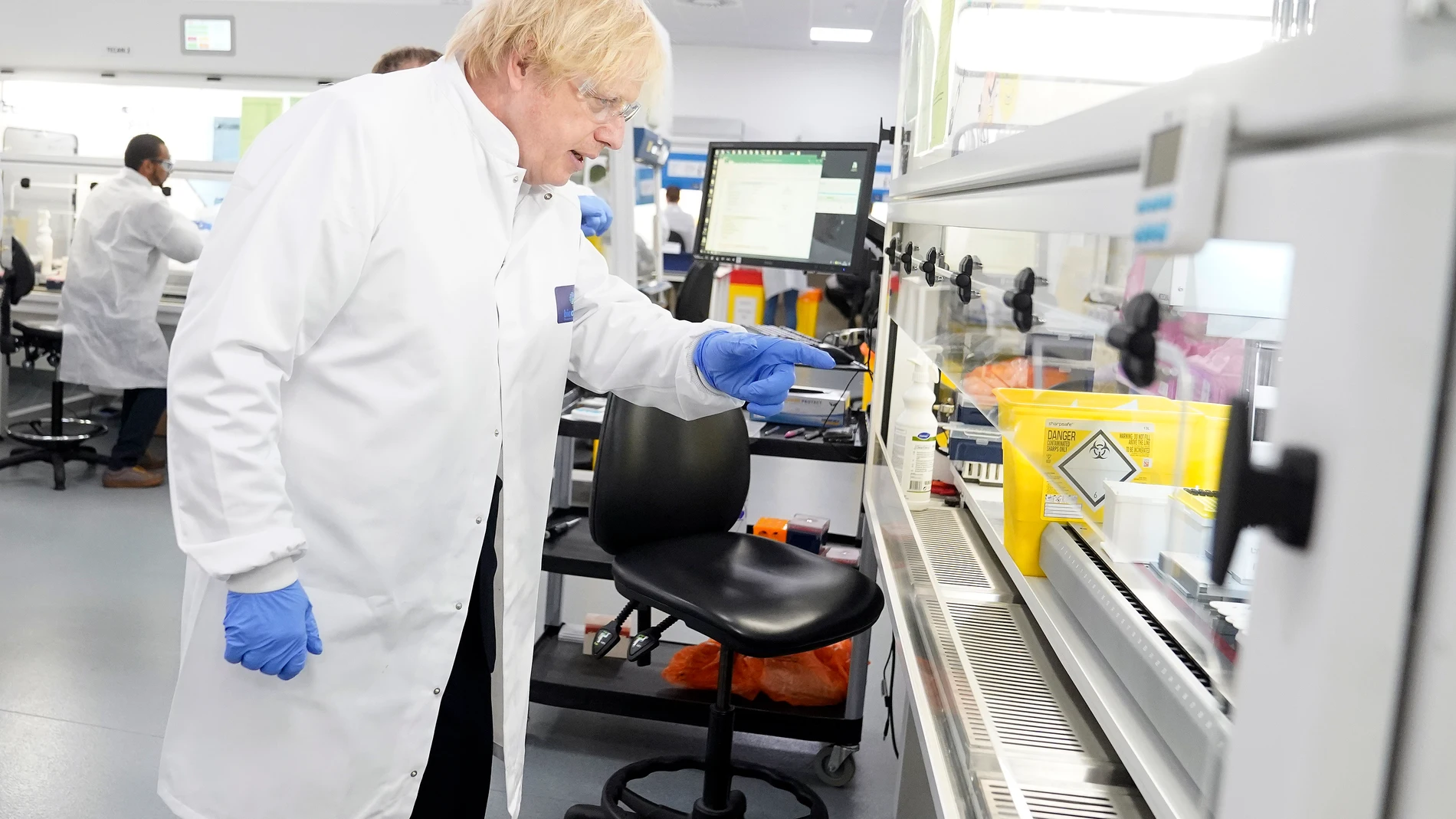 UK Prime Minister visits National Biosample Centre in London