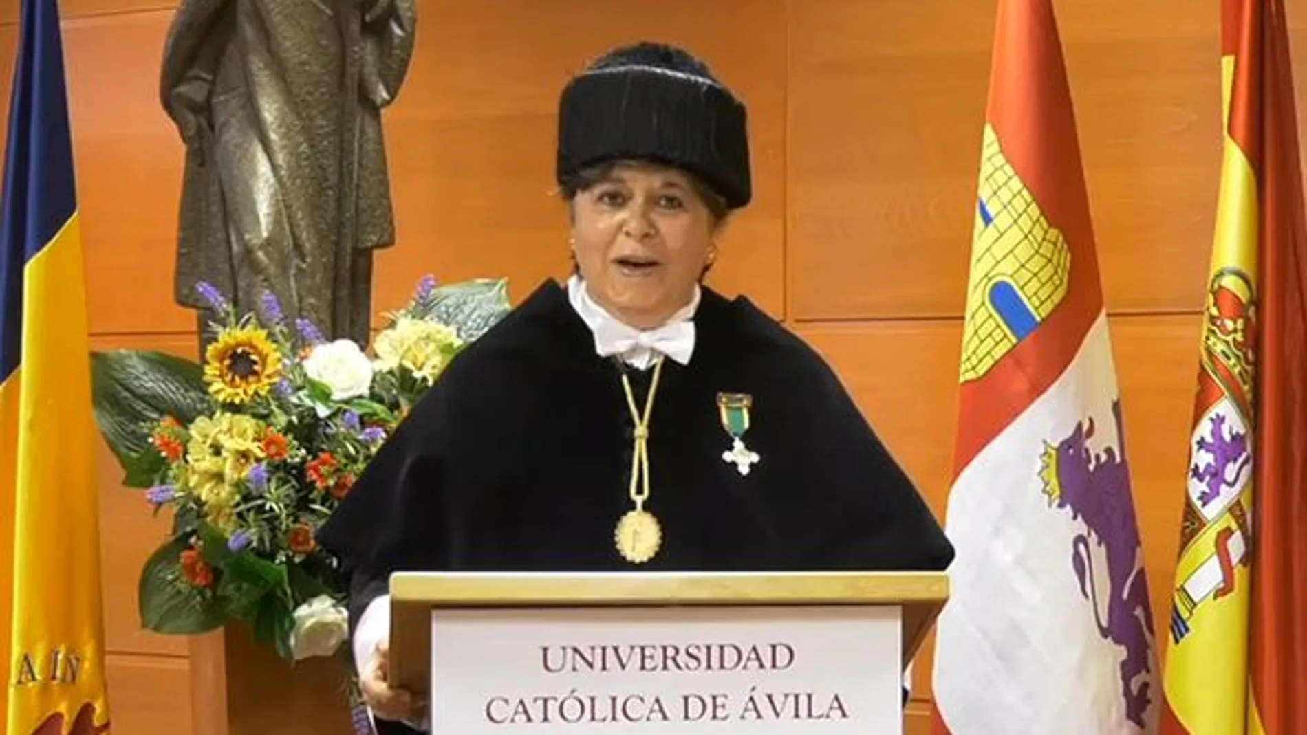 La rectora de la UCAV, María del Rosario Sáez Yuguero, preside la graduación virtual de 2020