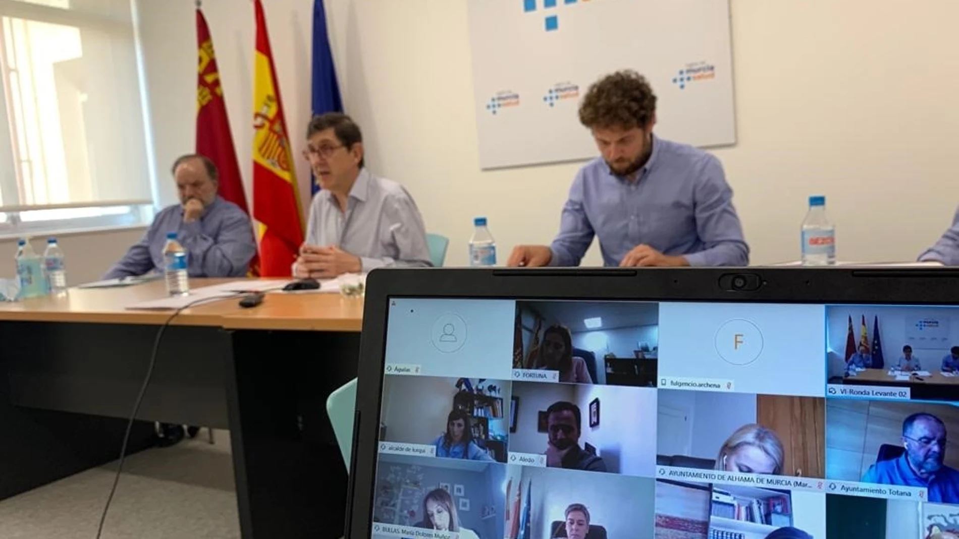 Coronavirus.- La Comunidad trabaja en el acuerdo para el paso a la nueva normalidad con los 45 alcaldes de la Región