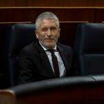 El ministro del Interior, Fernando Grande-Marlaska, guiña un ojo en el Congreso durante el Pleno en que se ha discutido sobre la nueva Ley de Educación y los nuevos plazos de la Ley de Enjuiciamiento, en Madrid (España), a 17 de junio de 2020.17 JUNIO 2020Ignacio Gil / Pool17/06/2020